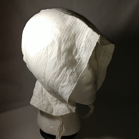 Vintage 1800s White Bonnet / Hat